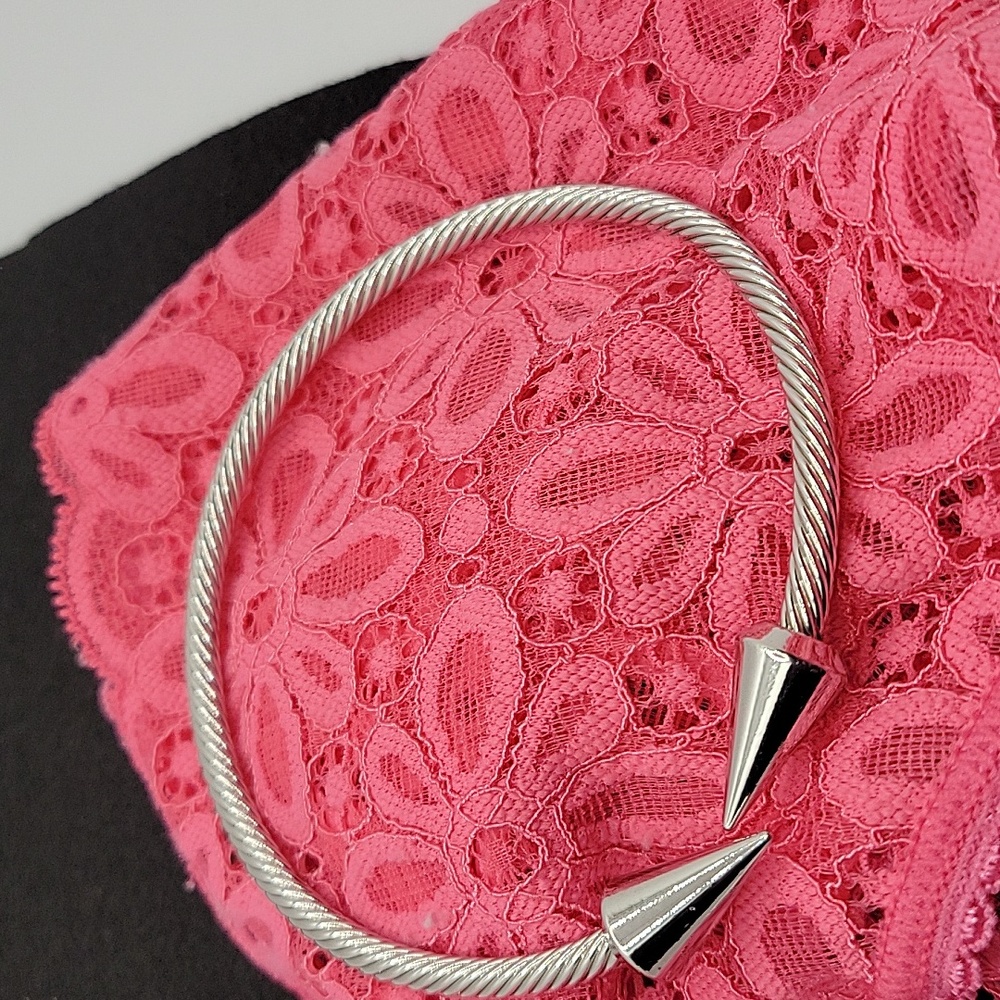 Pretty Bracelet - image 1